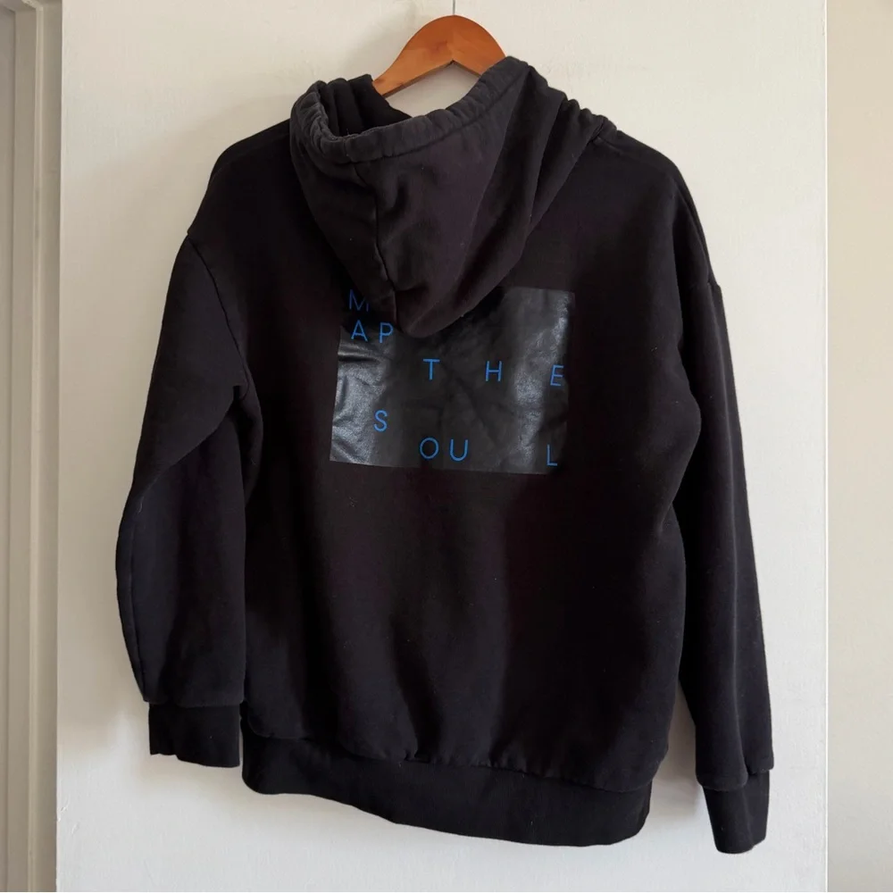 BTS Authentic Merchandise Black Map of the Soul Tour Hoodie size Medium EUC - Picture 1 of 6